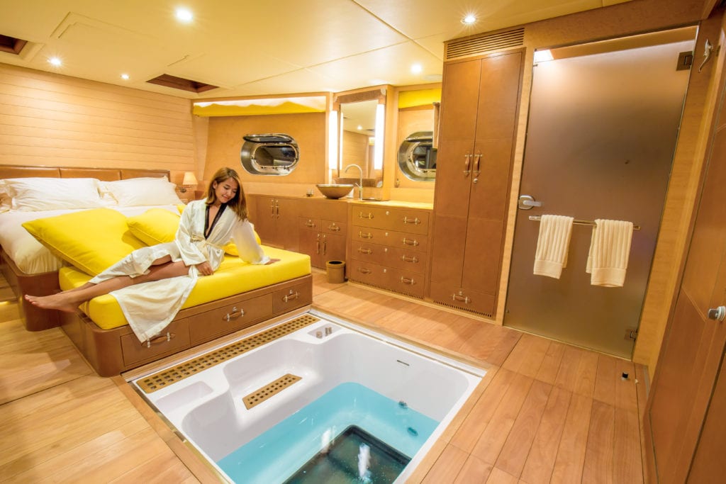 HolidayRunway_SoneveInAqua018 (1 of 1)